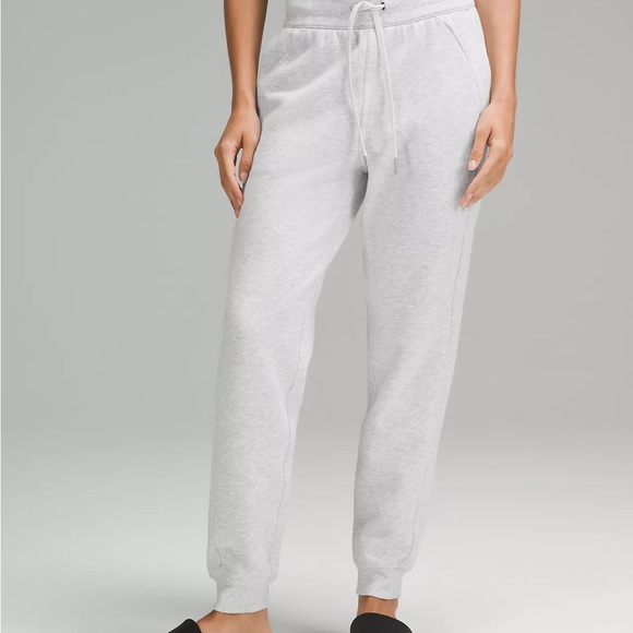 Lululemon - Picture 2 of 7